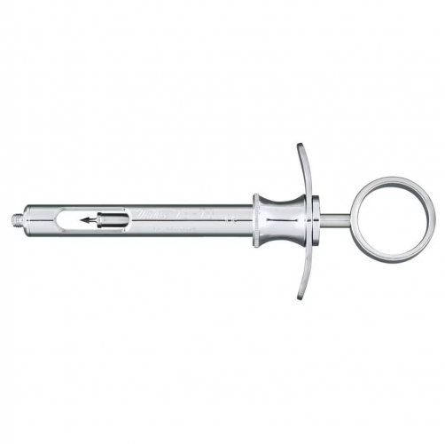 Aspirating syringe in routine dental care