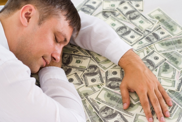 ¿Cómo lograr que el dinero trabaje para ti y llegue mientras duermes?