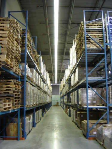 Organización y optimización de tu almacén con estanterías cantiléver.