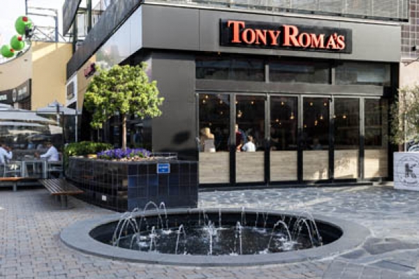 Tony Roma´s inaugura un nuevo local en Madrid con la presentación de su nueva imagen