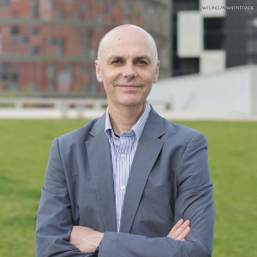 Josep Llurba, galardonado con el premio Xènia Martínez que otorga la Asociación de Traducción y Adaptación Audiovisual d