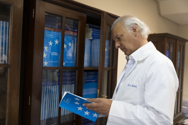 La lipoproteína (a) elevada se asocia a infartos e ictus, según el Dr. Manuel de la Peña