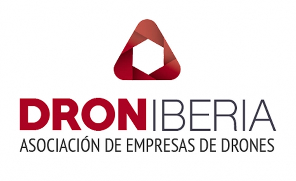 Droniberia atiende a más de 300 personas en su participación en Expodrónica 2016