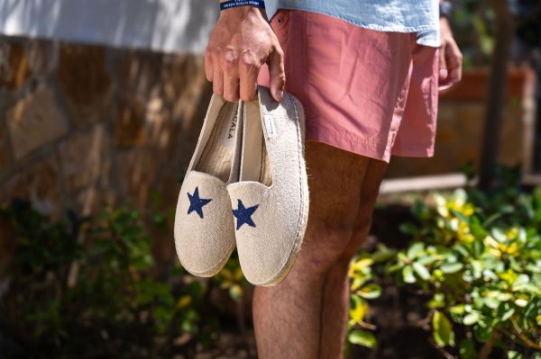 MACALA revoluciona el verano mediterráneo con sus alpargatas artesanales de diseño y producción local