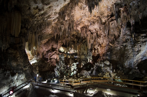 Lo que no sabías de los encantos que encierra la Cueva de Nerja