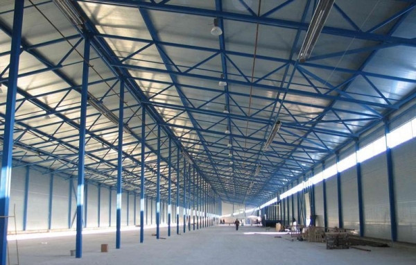 Construcción de naves industriales con Panel Sandwich