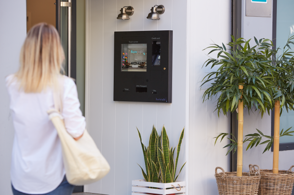 ¿Por qué digitalizar la recepción de un hotel con máquinas de check-in?