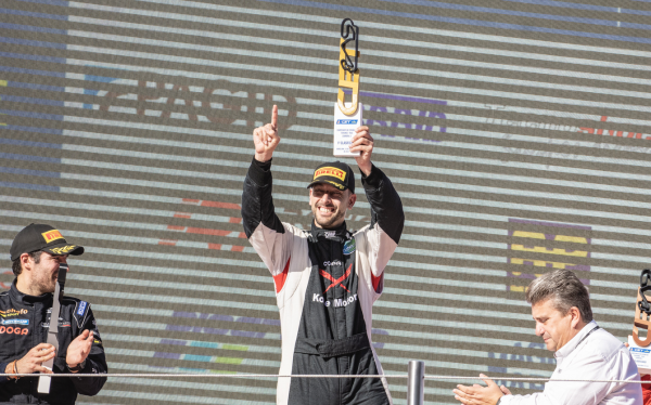 El debutante Sergio Casalins, elegido en 2022 por la revista AUTOhebdo Sport, triunfa en el  Campeonato de España de Tur