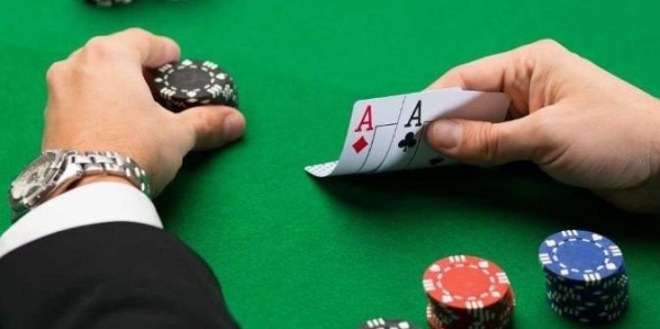 Tips para novatos en póker: consejos básicos para aprender a jugar