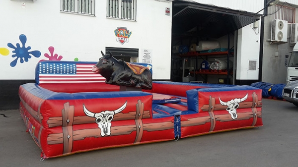 ¿Qué tal una fiesta con un Toro Mecánico para tu evento?
